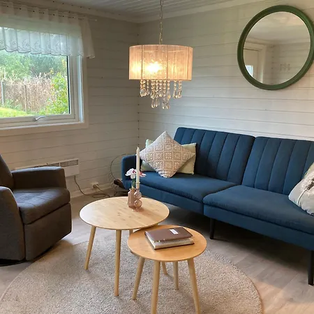 Cozy In Quiet Area Of 펜션 레크네스