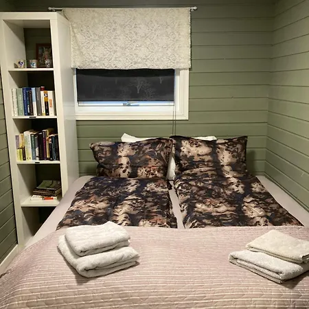 Cozy In Quiet Area Of 펜션 레크네스